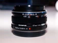 Olympus M.ZUIKO DIGITAL 17mm 1:1.8 Lens